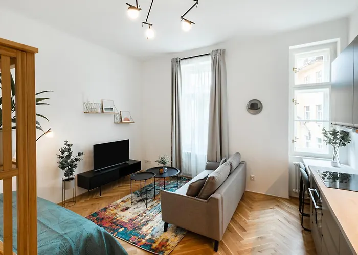 Sunny In The Center Of Vrsovice Apartamento